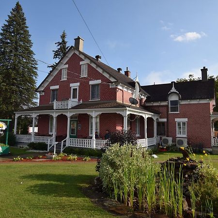 Gil Ann Bed & Breakfast Saint-Andre-Avellin Luaran gambar