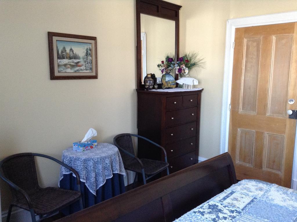 Gil Ann Bed & Breakfast Saint-Andre-Avellin Bilik gambar